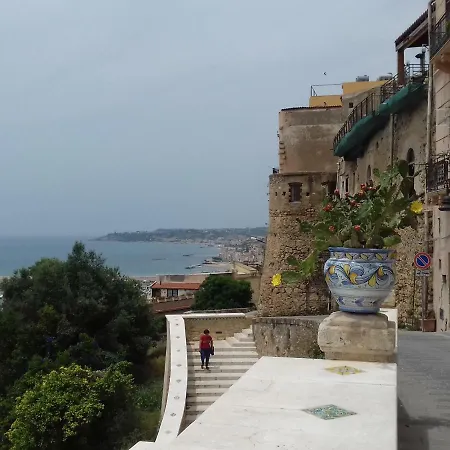 La Casuzza Di Lara Apartment *